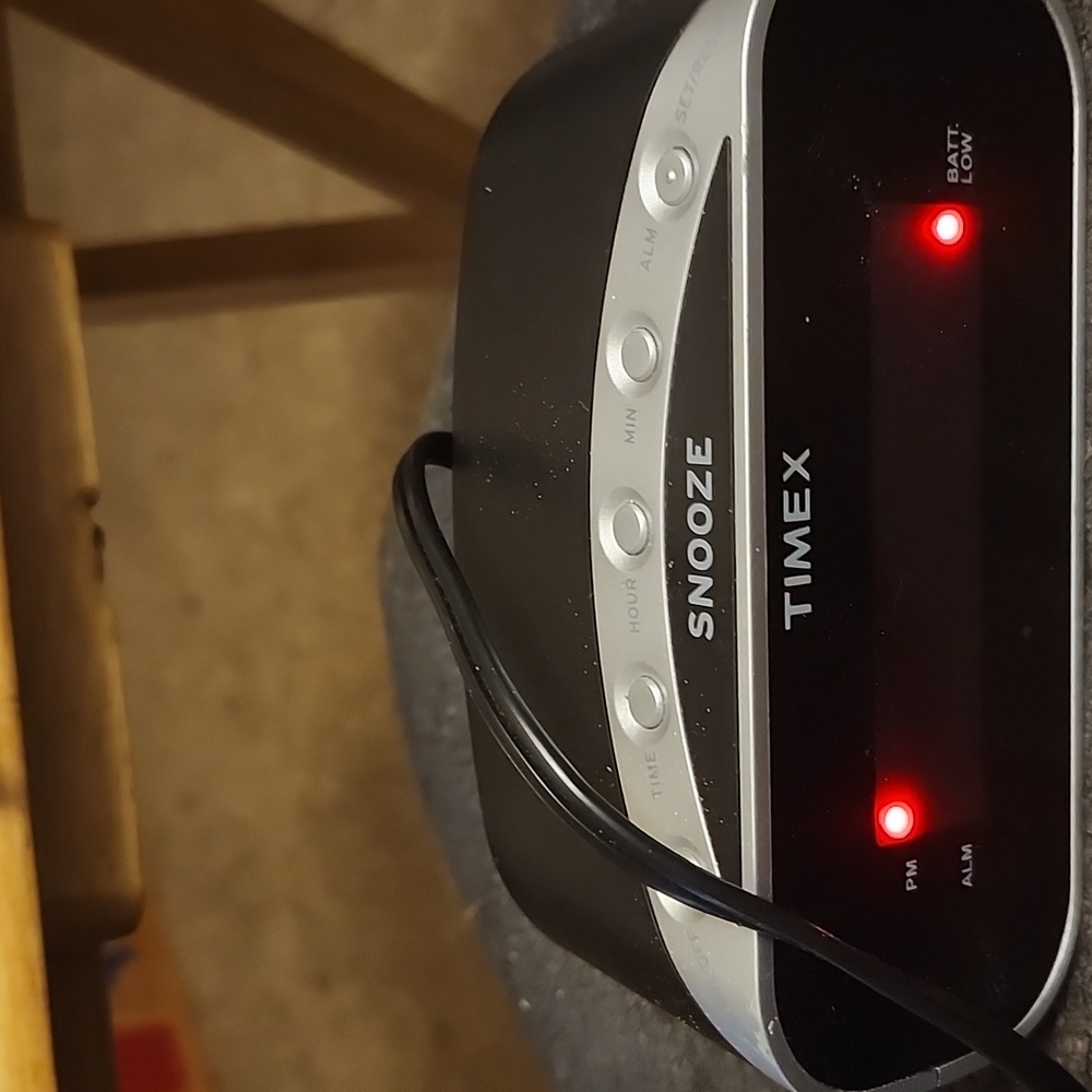Alarm clock - Picture 3 of 3